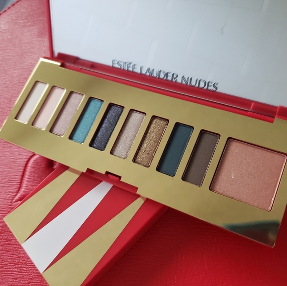 Estee lauder eyeshadow and blush set - Picture 2 of 3